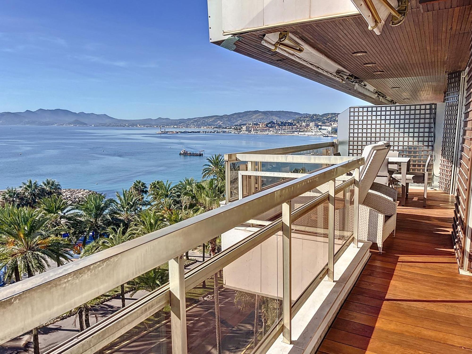Croisette - 2 Bedrooms - Panoramic Sea View Appartement Cannes